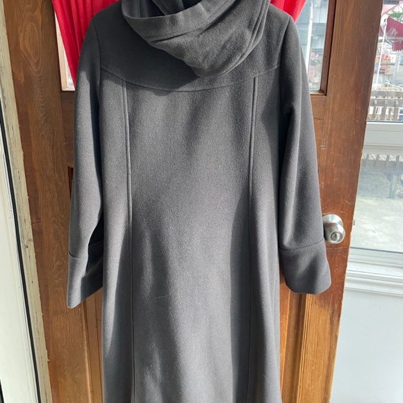 Women’s Will-Cashmere Coat - Picture 2 of 4